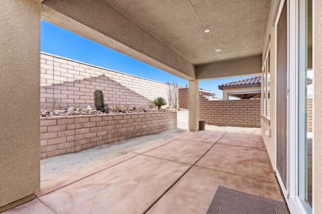 Building Photo - 43720 Vacanza Ct