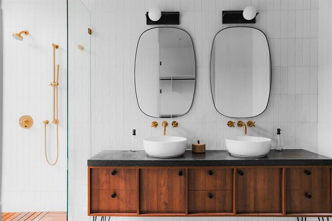 Building Photo - 2407 W 10th St