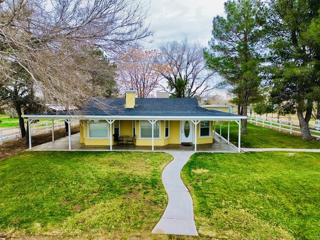 Building Photo - 41024 16th St W