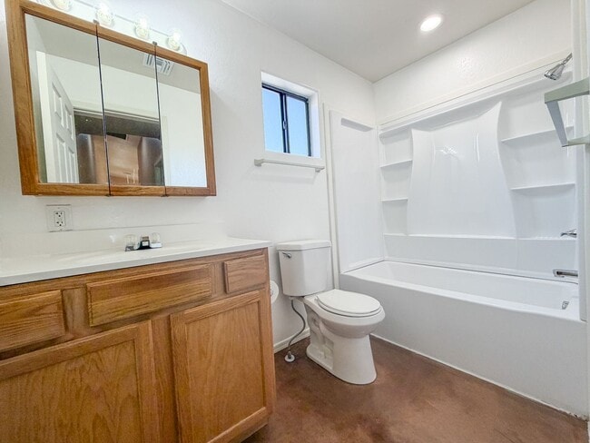 Building Photo - DUPLEX APARTMENT - RIMROCK/LAKE MONTEZUMA