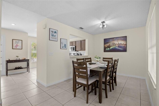 Building Photo - 2116 Cypress Bay Blvd