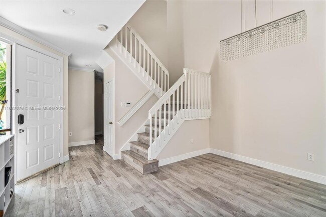 Building Photo - 21024 NE 34th Ct
