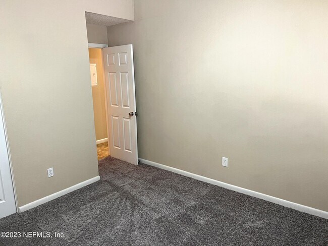 Building Photo - 8160 San Jose Manor Dr E