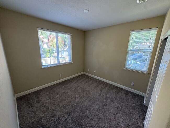 Building Photo - Beautiful 3 bed 2 Bath Home in Mountain House