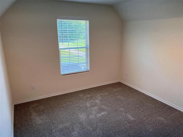 Building Photo - 716 E 5th St