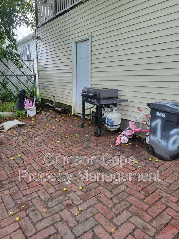 Building Photo - 1137 Grove St