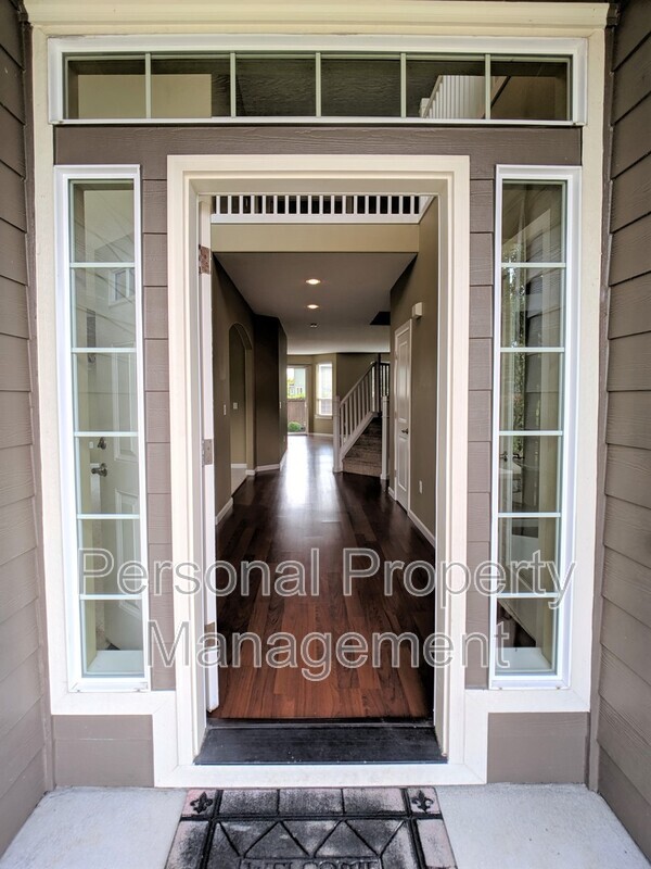 Building Photo - 10405 NE 98th Ave