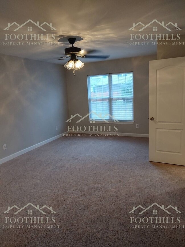 Building Photo - 901 Autumn Oaks