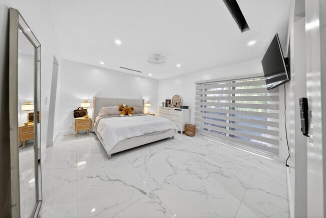 Building Photo - 849 Camellia Dr