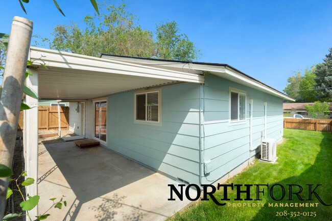 Building Photo - Spectacular Remodeled Nampa Home