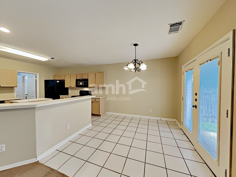 Building Photo - 54 Lockspring