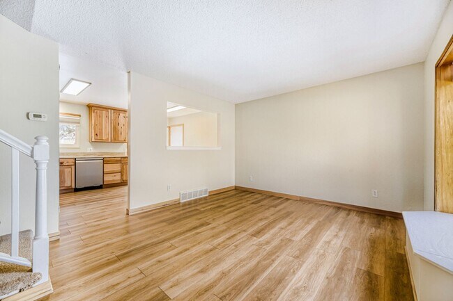 Building Photo - Enjoy the Private Pool and Outdoor Sauna at this 3/2 Home in a Quiet Neighborhood in Louisville