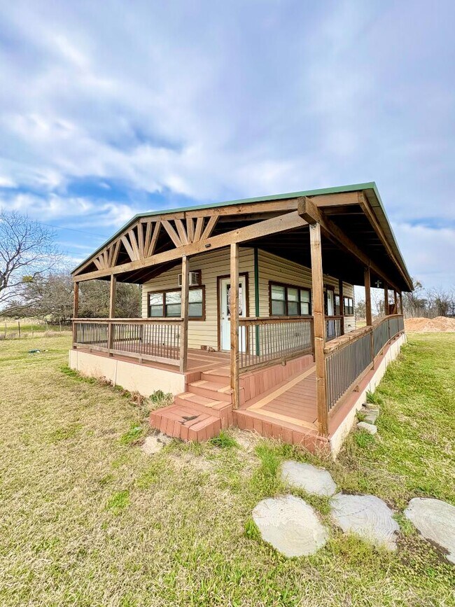 Building Photo - 150 Private Road 1610