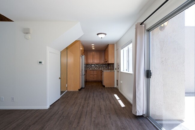 Building Photo - Ventura | Todd Ranch Townhome | 3 Bedroom + 2 Bathroom