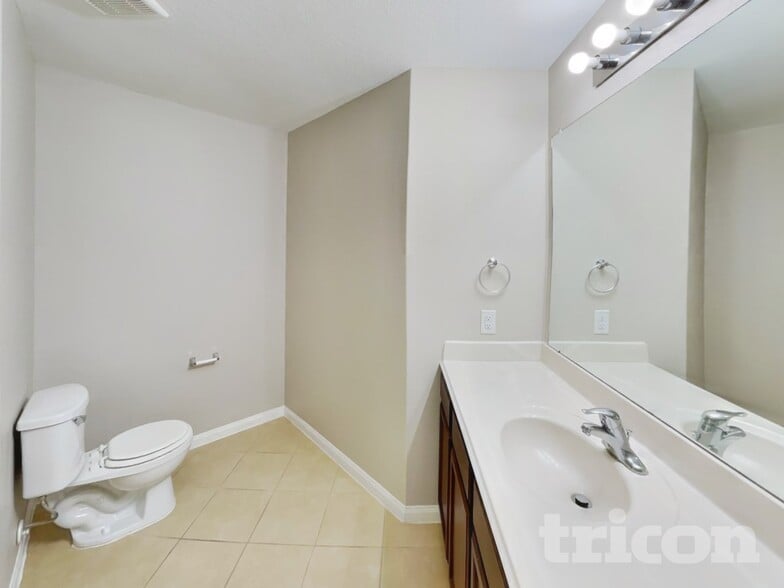 Building Photo - 32608 Decker Creek Dr