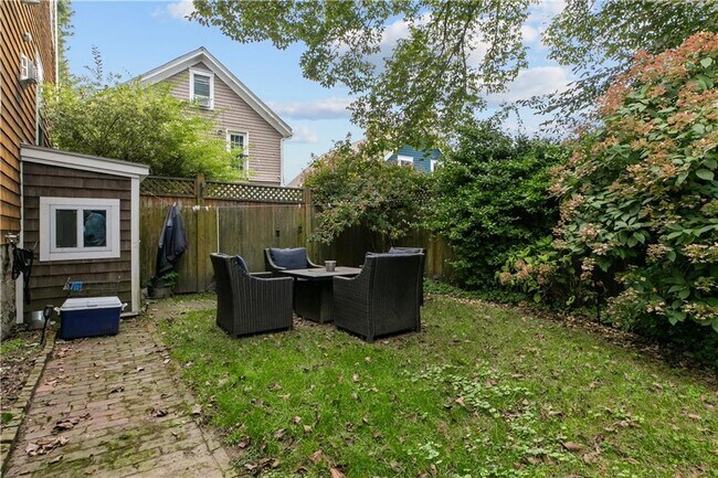 Building Photo - 34-36 Farewell St