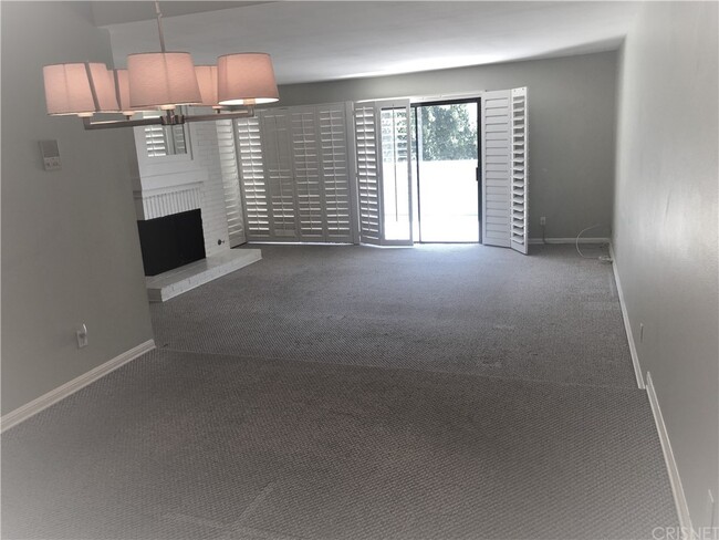 Building Photo - 4735 Club View Dr
