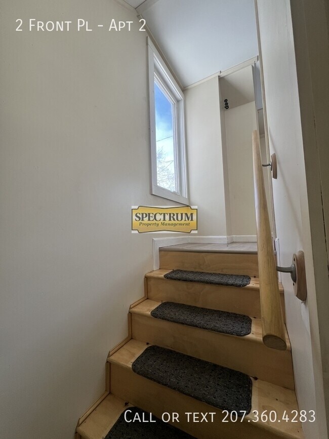 Building Photo - 2 Front Pl