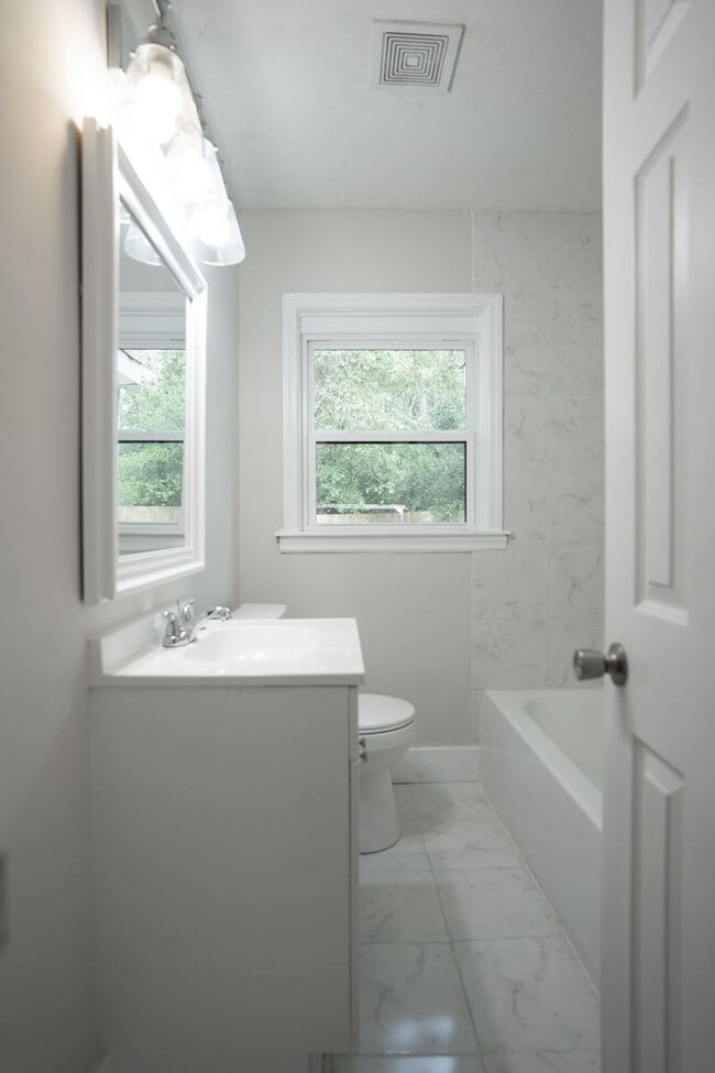 Building Photo - 2001 Hiram Rd