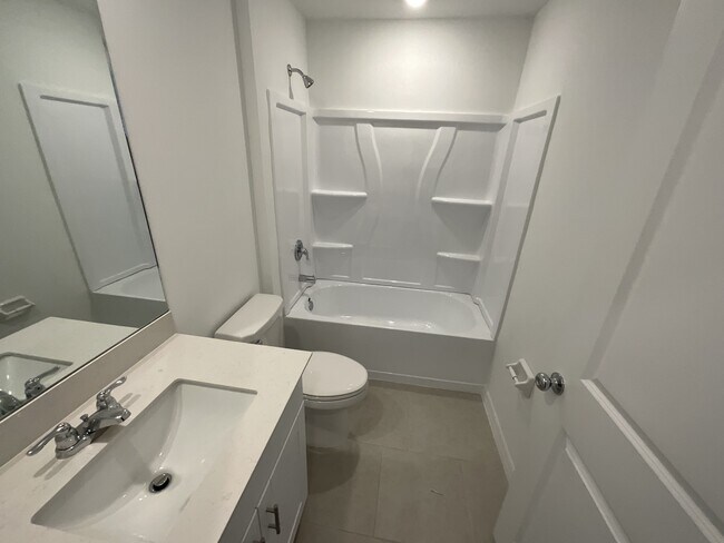 Building Photo - 17236 Cantu Ct