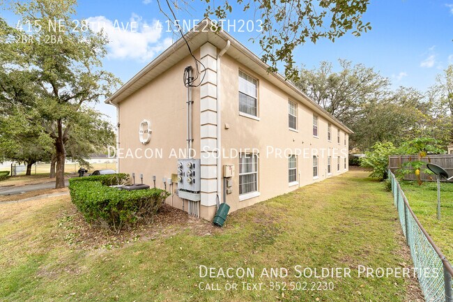 Building Photo - 415 NE 28th Ave