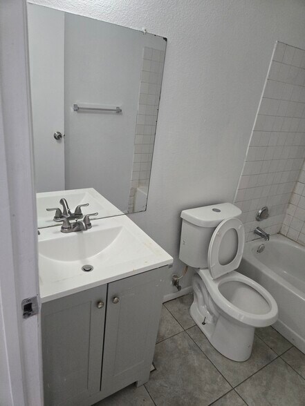 Building Photo - 2841 Wheelwright Dr