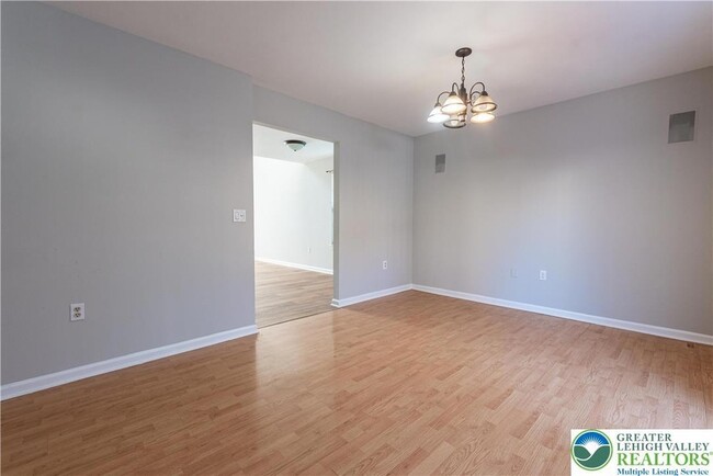Building Photo - 2657 Tamlynn Ct