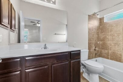 Building Photo - Charming 3-Bedroom Home with 2 Full Baths close to Park