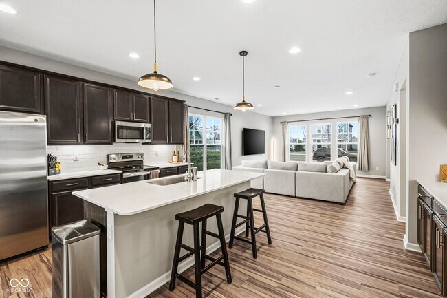 Building Photo - 366 Steeples Blvd