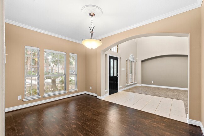 Building Photo - 15718 Stroudwater Ln