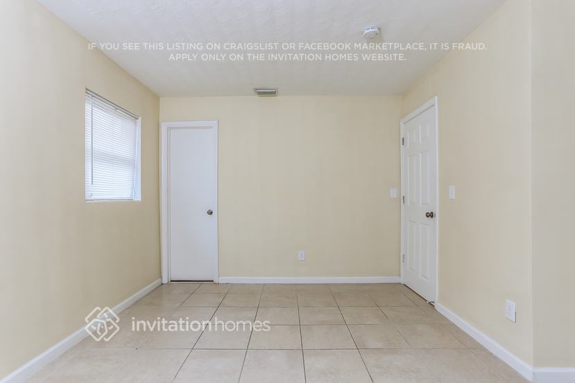 Building Photo - 3111 NE 9th Ave