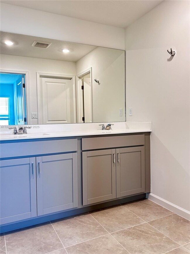 Building Photo - 974 Bent Creek Dr