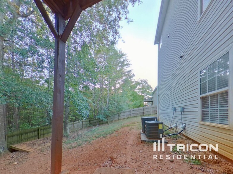 Building Photo - 150 Whetstone Way