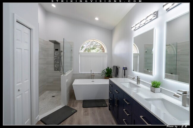 Building Photo - 3704 Cypress Meadows Rd