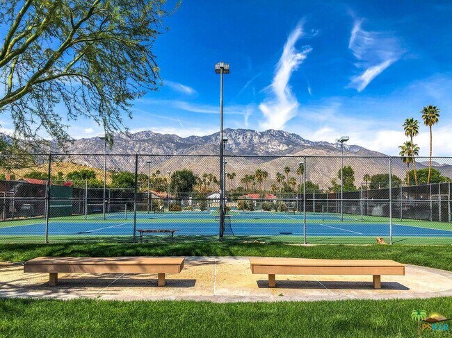 Building Photo - 2350 E Miramonte Cir