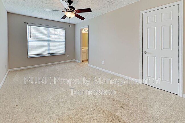 Building Photo - 426 Shadow Glen Dr