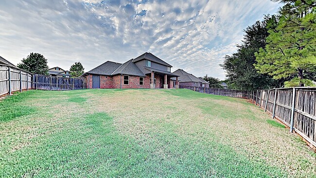 Building Photo - Stunning 5 Bedroom In Edmond With Bonus Room and Study