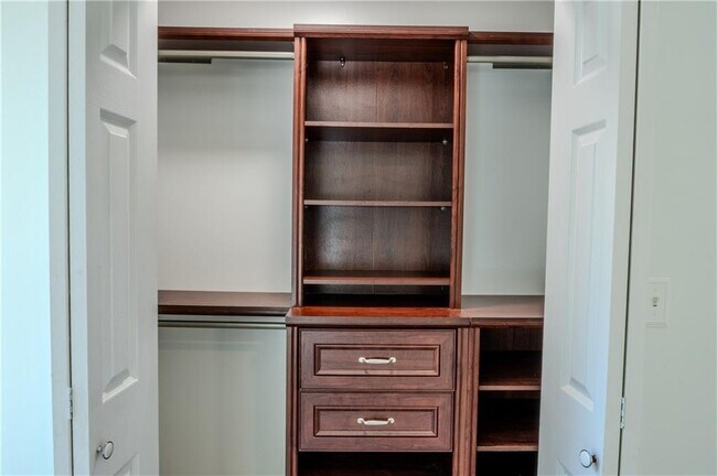 Building Photo - 8025 Cedar Cove