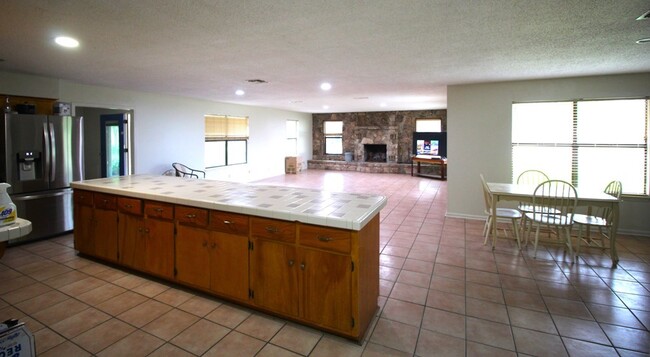 Building Photo - 210 Lange Ravine