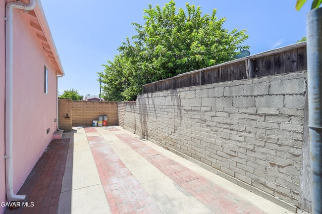 Building Photo - 13951 Terra Bella St