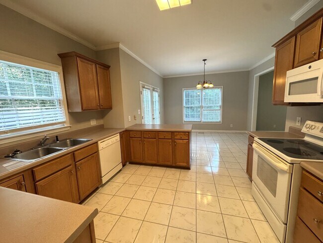 Building Photo - Great 3br House (plus Bonus Room) in East Athens!