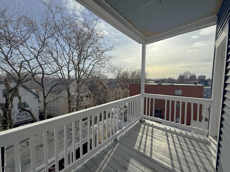 Building Photo - 81 Newbury St