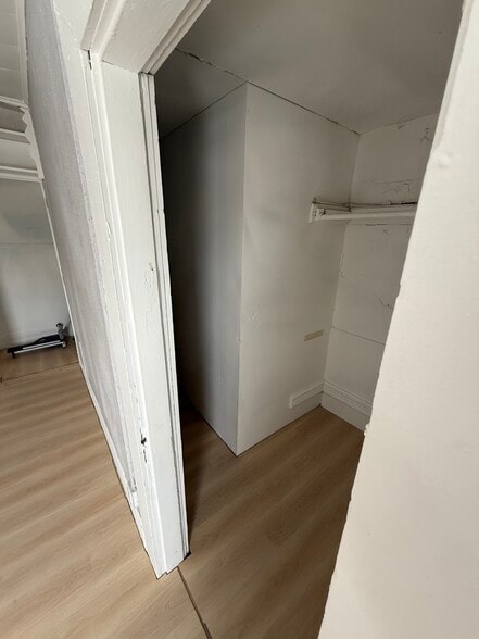 Building Photo - 313 Kossuth St