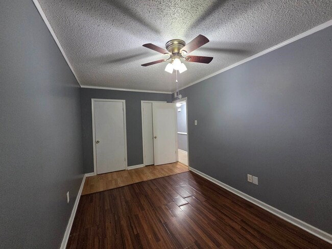 Building Photo - 96 Willow Dr