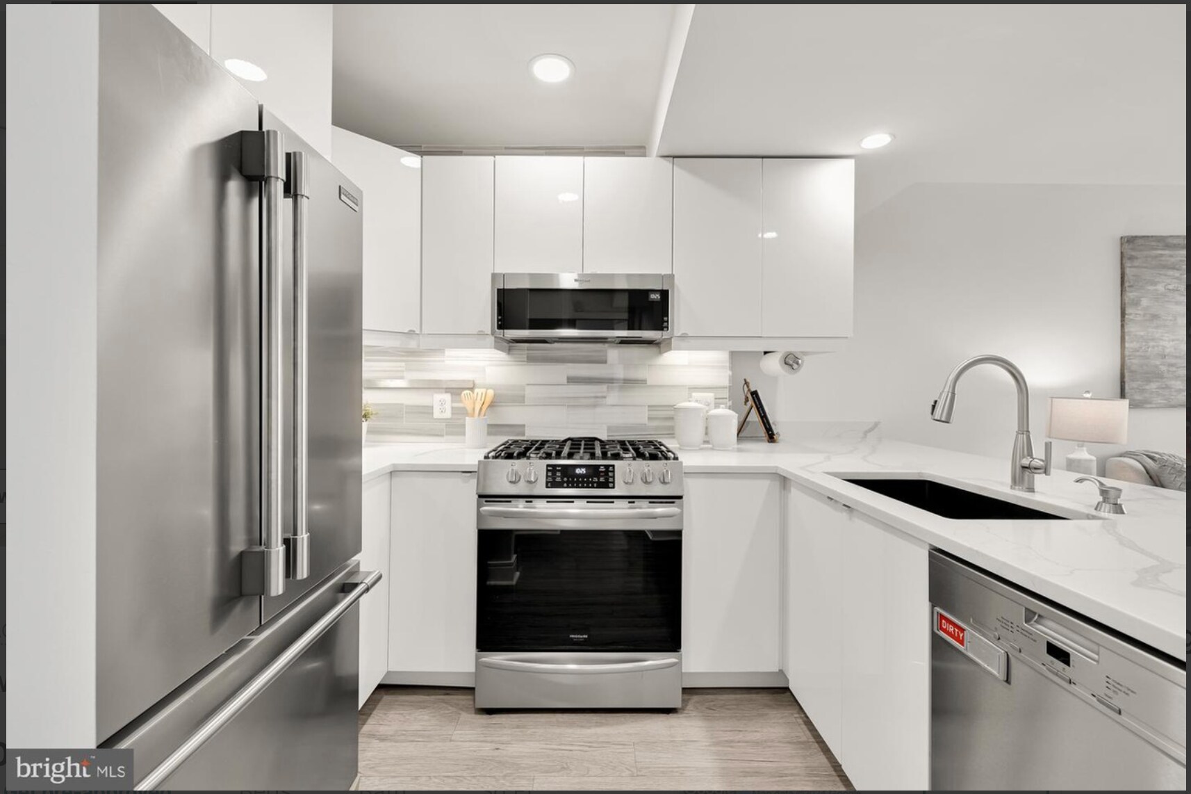 Kitchen - 800 4th St SW
