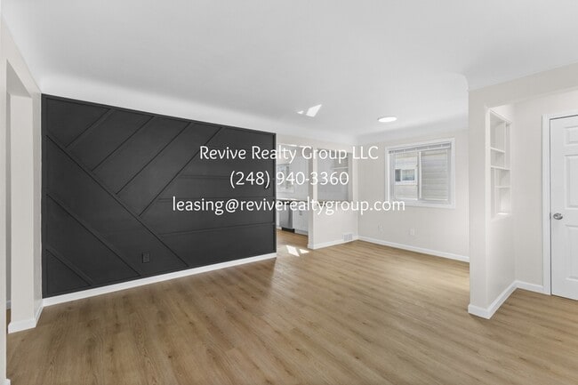 Building Photo - 18240 Negaunee