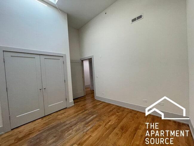 Building Photo - 1432 W 21st St