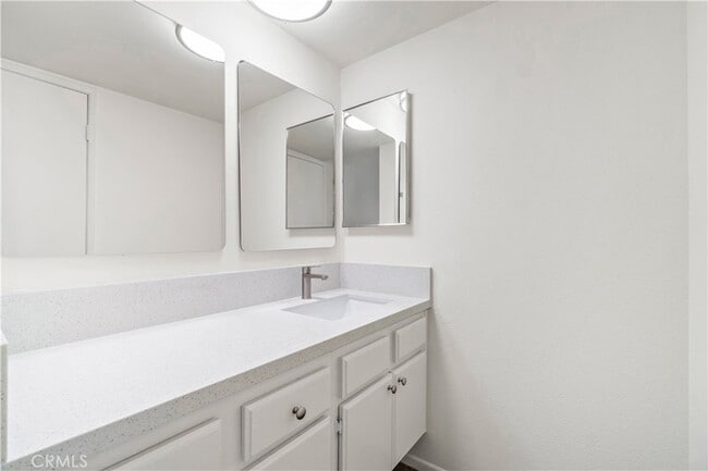 Building Photo - 1113 Turquoise St