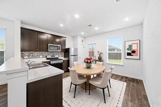 Building Photo - 16306 Fontana Ct