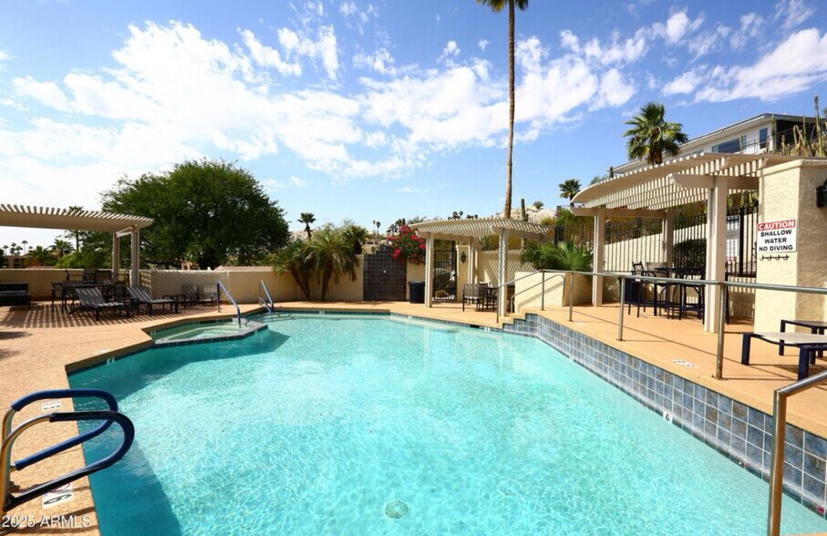 Pristine community pool and hot tub directly across the street - 1802 E Frier Dr